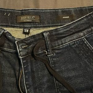 16 w Judy blue joggers